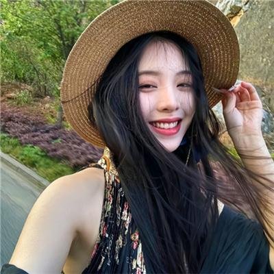 女大学生